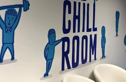 WALLPAPER & VINYL WALL WRAPS